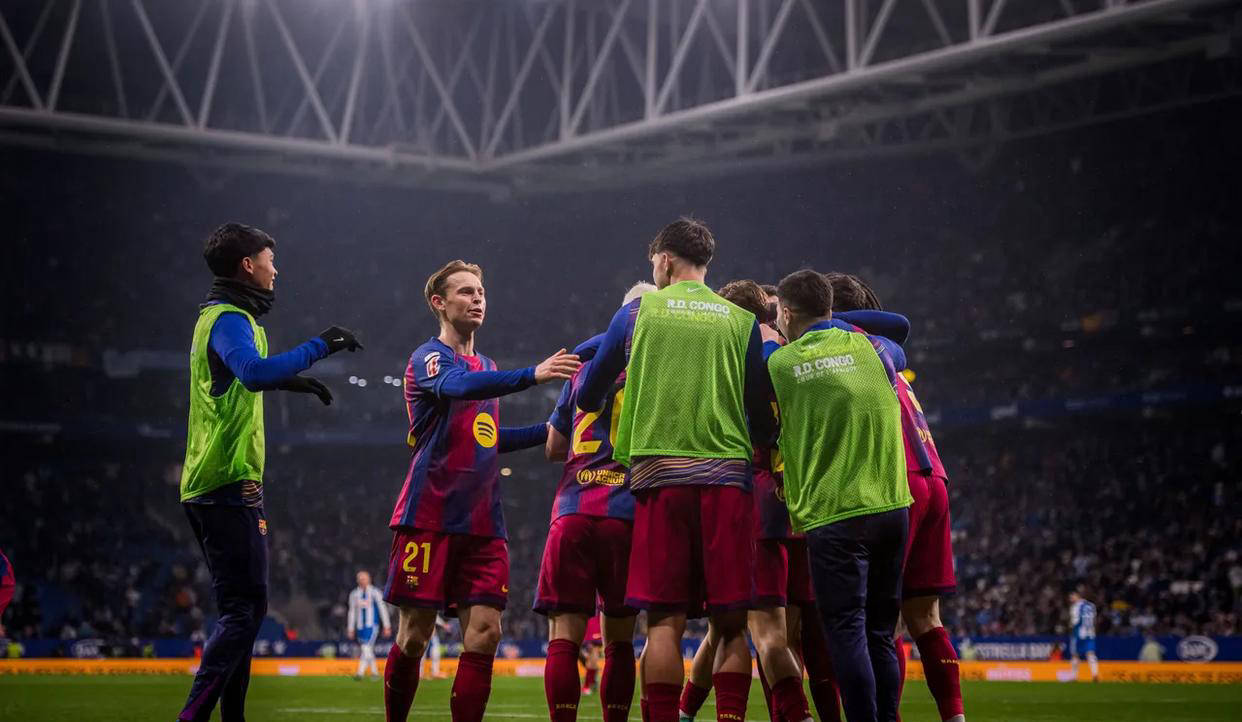 巴萨豪取9连胜，49分领跑西甲榜首，全方位完爆皇马